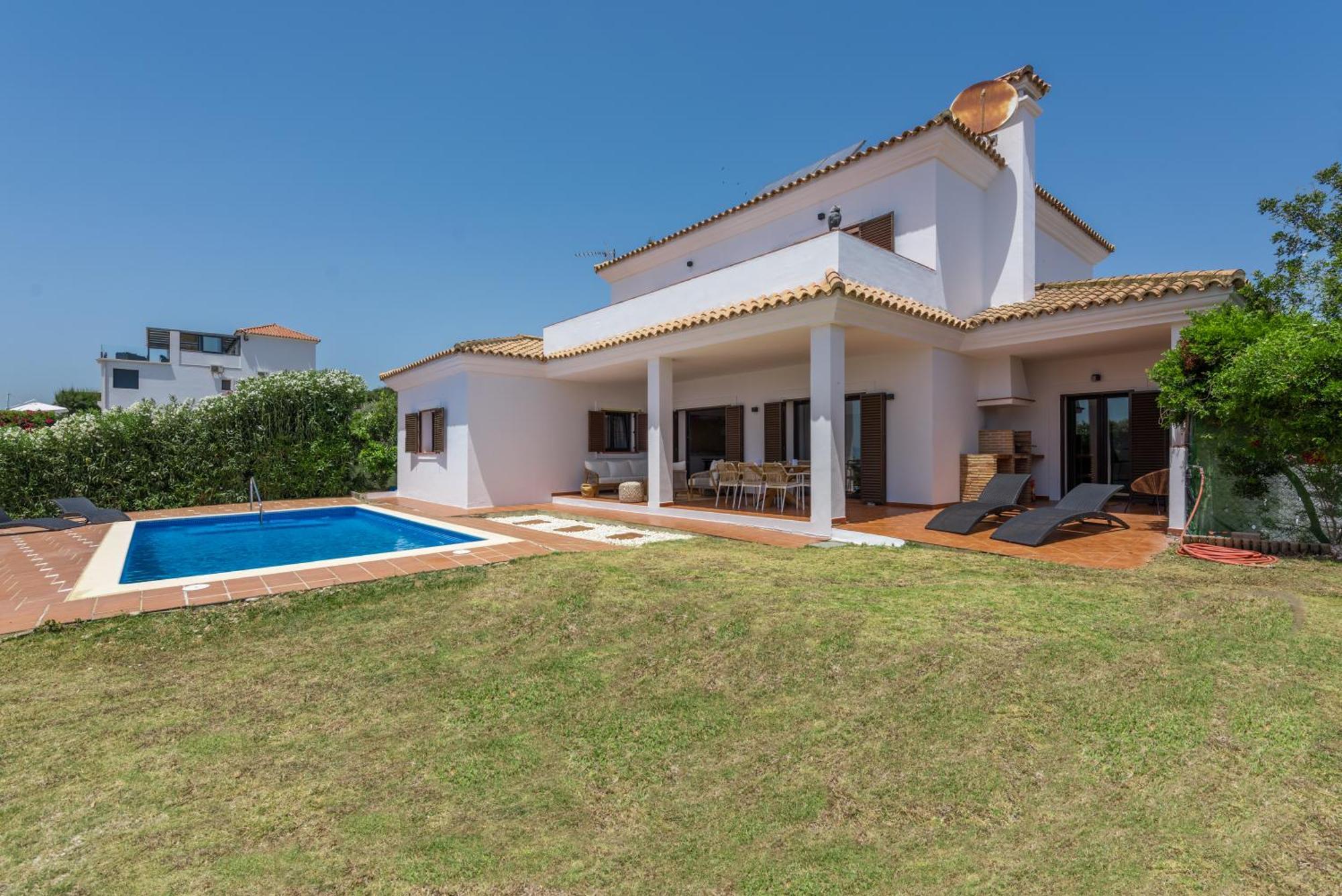 Villa Del Sol - 4br With Pool Torreguadiaro